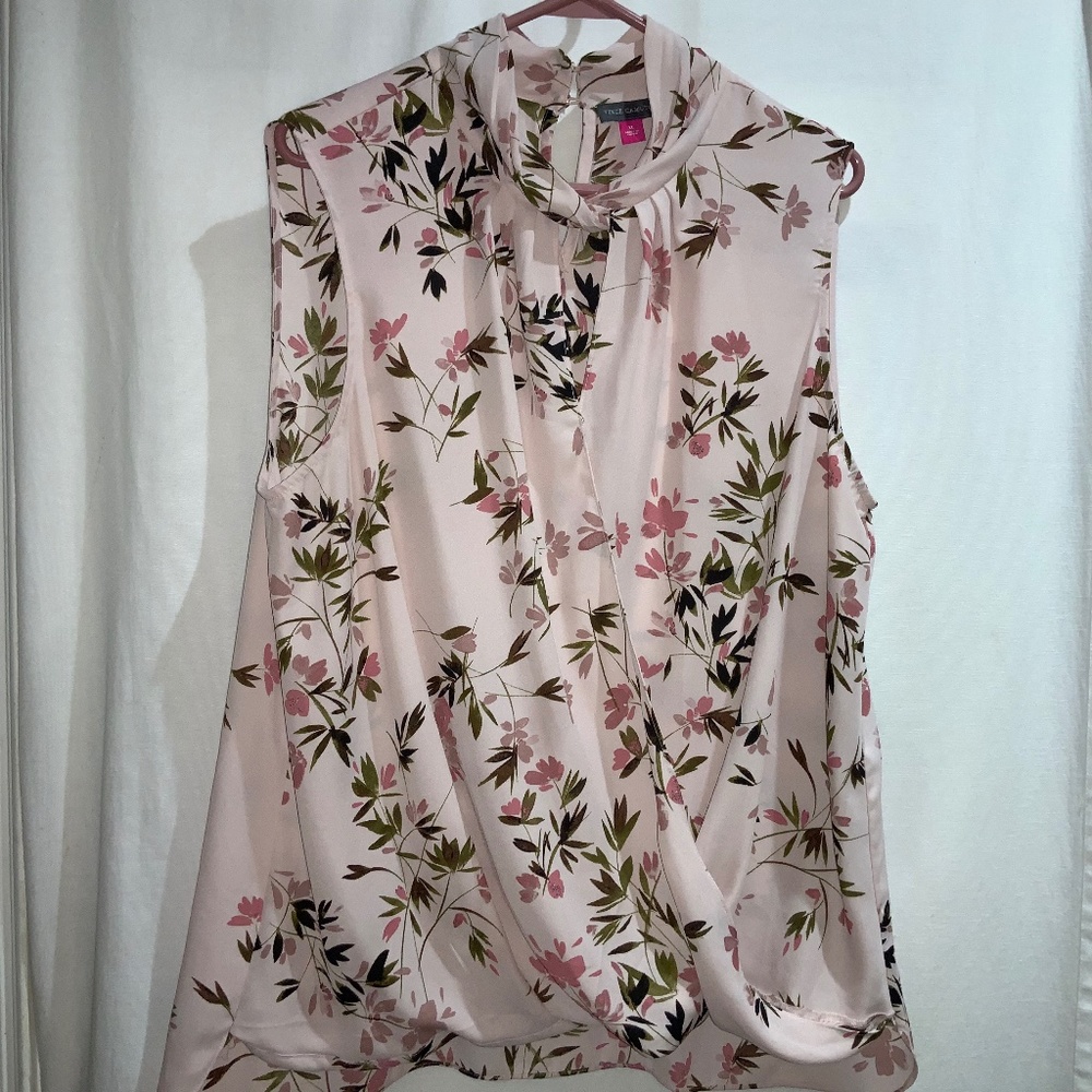Vince Camuto faux wrap blouse SZ XL sleeveless floral keyhole neckline collar